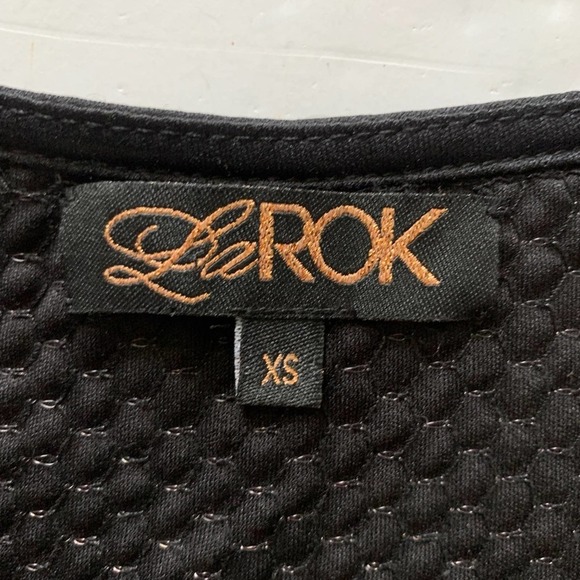 LaROK Black Sequined Short Sleeve V Neck Top XS - Picture 10 of 11